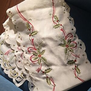 Christmas Table Runner Off White Gold Trim Red Green Xmas Decor See Details